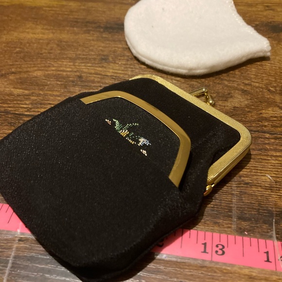 Vintage Rose Petit point embroidery on compact set - Picture 15 of 16